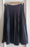 Tamno plava plisirana suknja