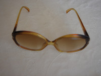 Naočale sunčane,vidi sliku!