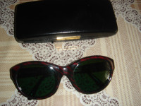 PRILIKA--Sunčane naočale,Optika Zagreb ,vidi slike!