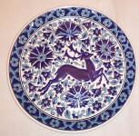 Keramički tanjur s likom jelena