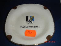 porculanska pepeljara FLUELLA PASS 2389 m.