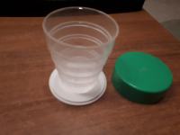 Stara plastična čaša za vodu 3
