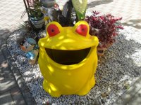 dekorativna žaba-za vrt