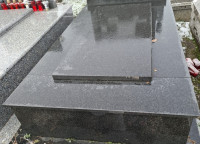 Grobnica u Slavonskom Brodu