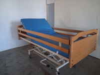 Iznajmljuje se medicinski funkcionalni krevet  TM001