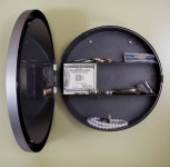 Zidni kućni sat sa skrivenim pretincima