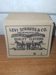 Levi Strauss - prišivci