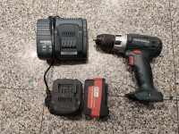 metabo D-72622 +2 baterije 4ah i punjač