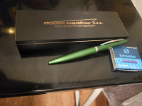 Nalivpero u tabakeri+2 tanka tinte za punjenje,izvrsno zapoklon !