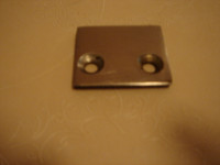 pločica od inoxa sa 2 rupe,5cmx4cmx6mm,vidi sliku!