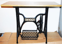 Singer šivaća mašina/Singer stolić