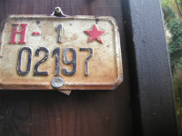 Staru limenu pločicu,registarsku