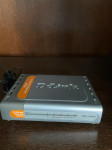 D-link DES-1005D + napajanje