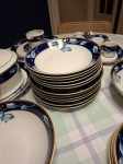 Servis za jelo / kobalt sa pozlatom za 6 osoba