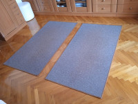 2 tepiha, svaki dimenzija 148 x 78 cm