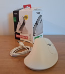 Ergonomski okomiti miš