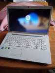Laptop Toshiba 17"-Bijele boje