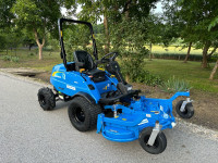 Profi traktor za košnju New Holland MC 35 3 cil 35 ks 4x4 3 noža