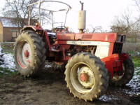 IHC 1246 - Moguča zamjena za manji traktor