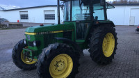 John Deere 2140