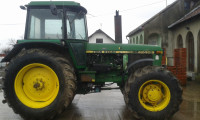 John Deere 4240s