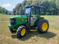 JOHN DEERE 5215 F   GOD 2006