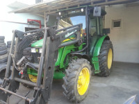 John deere 5725
