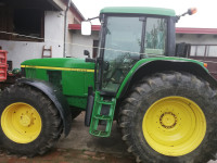 John deere 6810