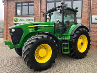 John Deere 7830