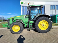 John Deere 8260R powershift