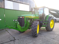 John Deere 8400