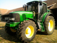 John Deere 6820