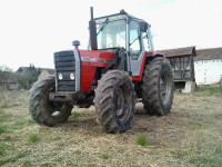 prodajem massy 698 sa prednjim utovarivacem