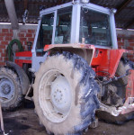 prodajem traktor massey ferguson  699