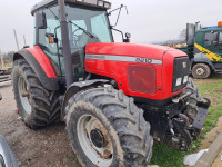 Prodajem traktor massey fergusno 8210
