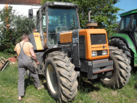 Traktor Renault 175-74