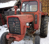 Traktor IMT577