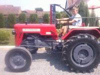 Traktor cormick internacional horvester compan ZAMJENA MOZE ZA VECI