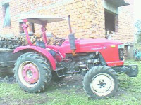 Traktor EURO WOLF 454