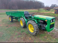 Traktor Ferrari sa puno priključaka