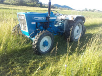 traktor FORD 2600
