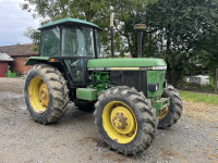 Traktor John  Deere 3650