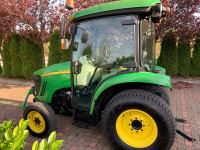 TRAKTOR  JOHN DEERE 3720