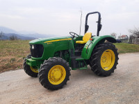 TRAKTOR JOHN DEERE 5055 E