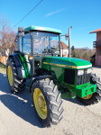 Traktor John Deere 5500