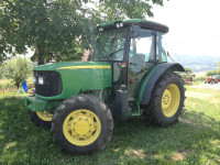 Traktor John Deere 5515