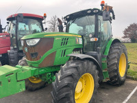Traktor John Deere 6140R s teleskopskim kranom