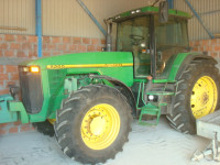 Traktor John Deere 8200