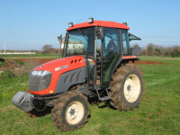 traktor KIOTI DK451C