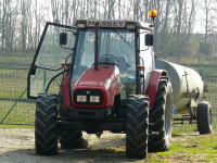 Traktor  massey ferguson